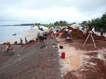 Protection des berges du fleuve Congo.